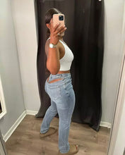 Load image into Gallery viewer, Show Off Jeans
